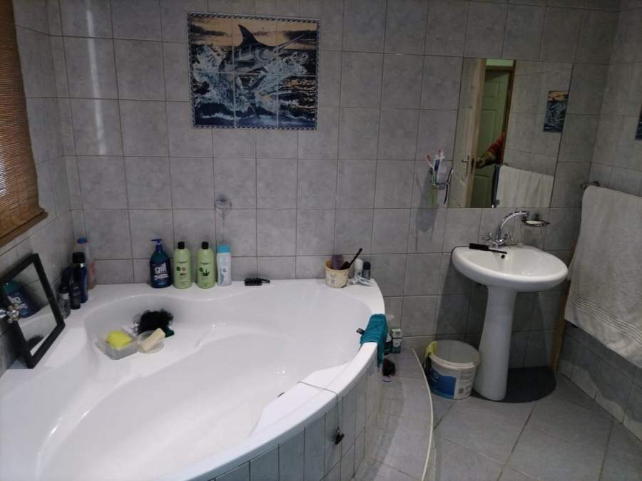 4 Bedroom Property for Sale in Retief Eastern Cape